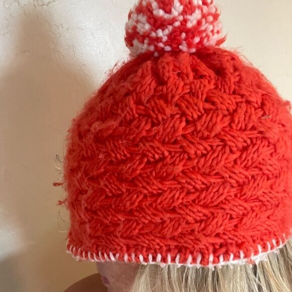 Marmot fleece lined beanie with pompom - Picture 6 of 6